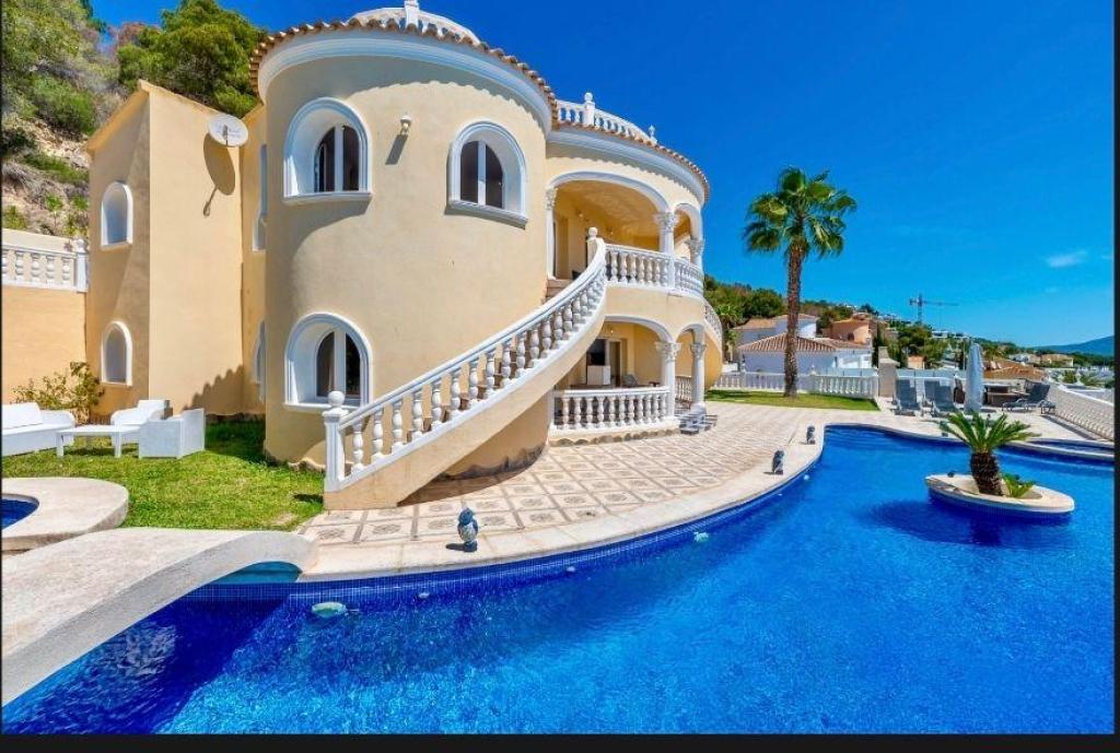 4 bed villa in Calpe