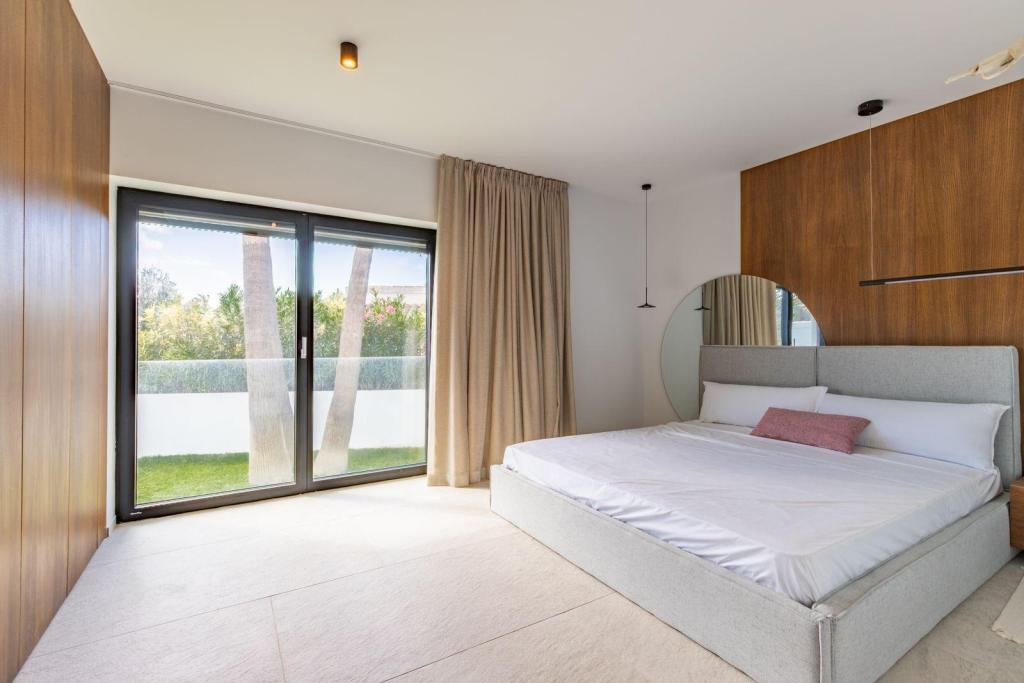 5 bed villas in Moraira