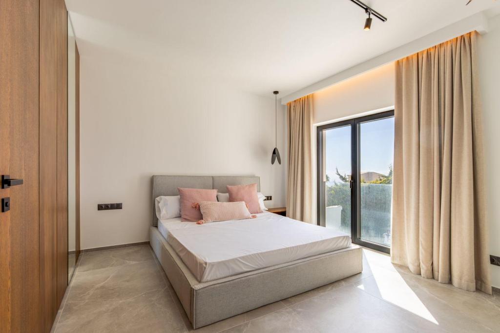 5 bed villas in Moraira