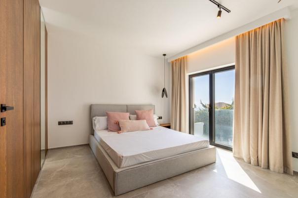 5 bed villas in Moraira