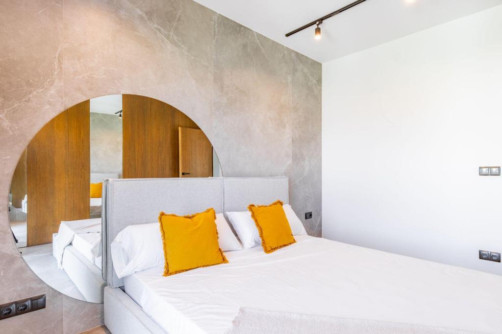5 bed villas in Moraira