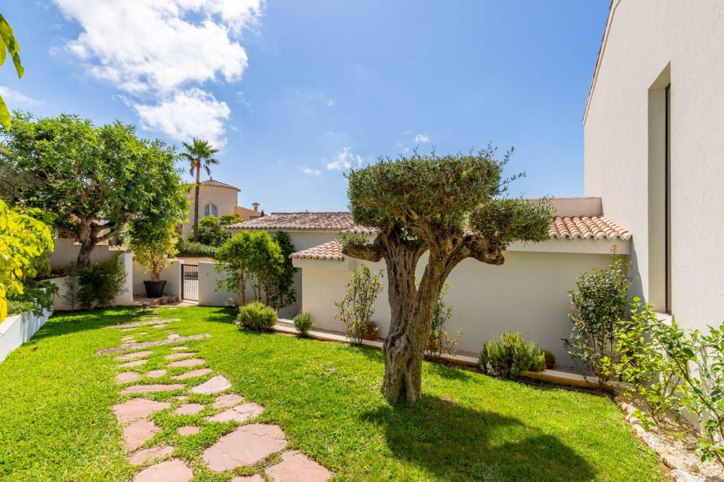 5 bed villas in Moraira