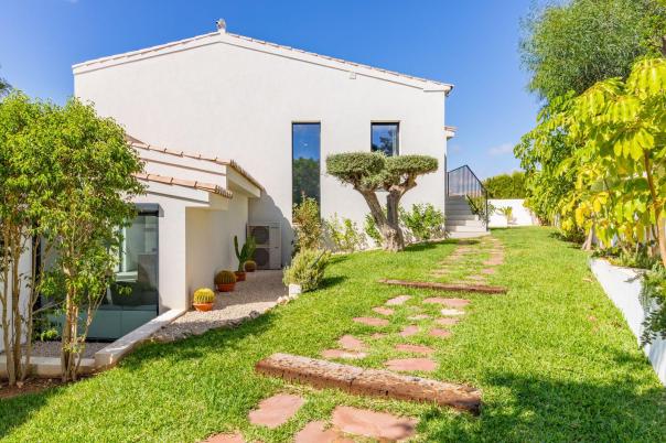 5 bed villas in Moraira