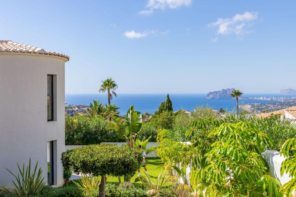 5 bed villas in Moraira