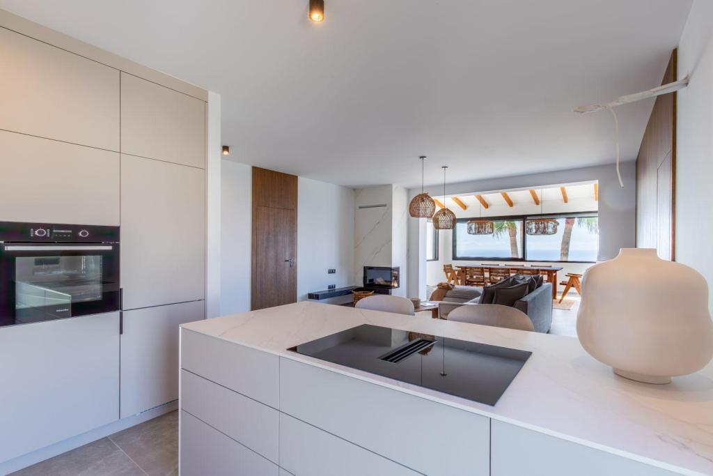 5 bed villas in Moraira
