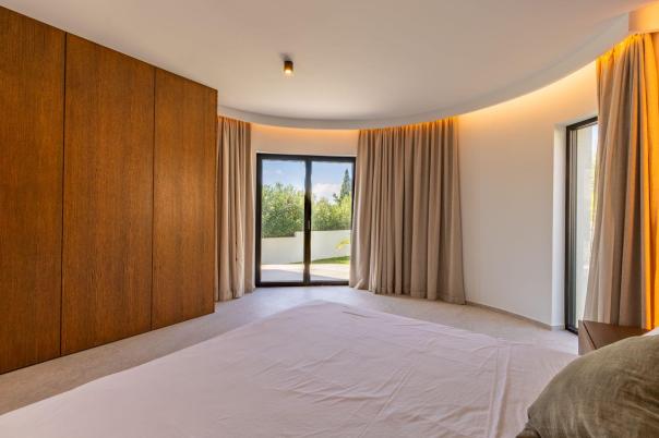 5 bed villas in Moraira
