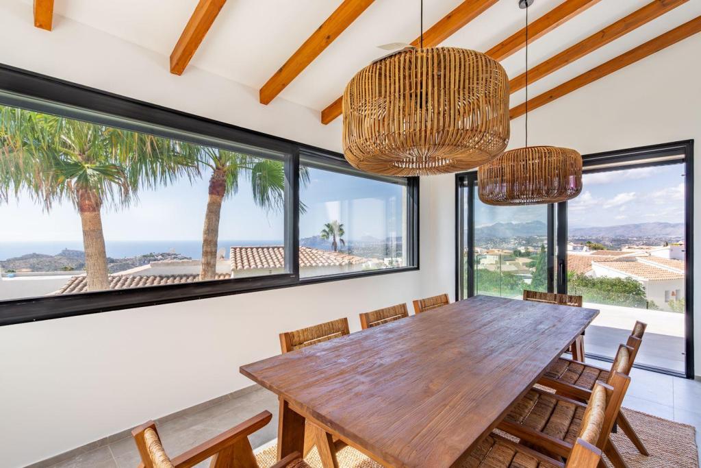 5 bed villas in Moraira