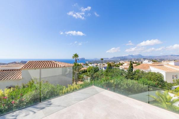 5 bed villas in Moraira
