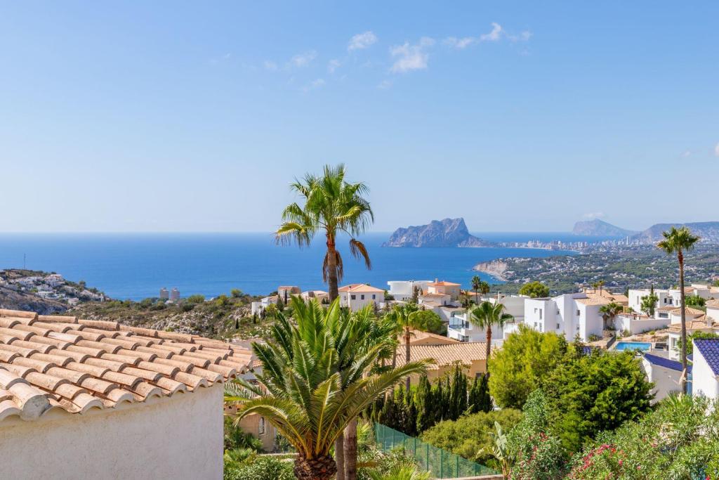 5 bed villas in Moraira