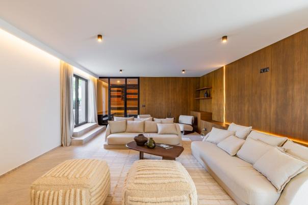5 bed villas in Moraira