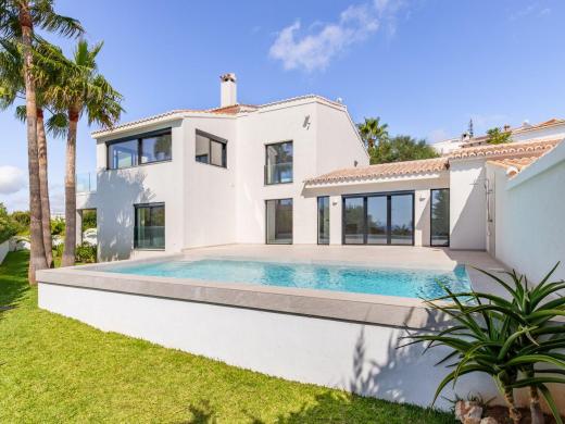 5 bed villas in Moraira