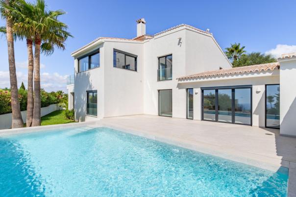 5 bed villas in Moraira
