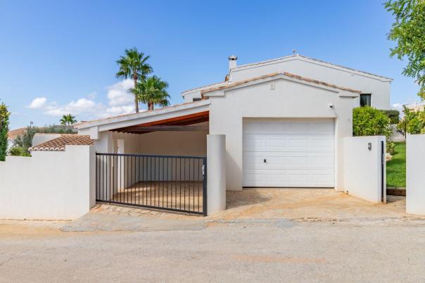 5 bed villas in Moraira