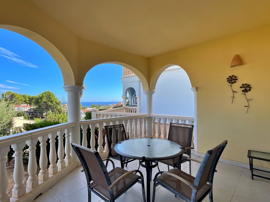 2 bed apartment in Benissa