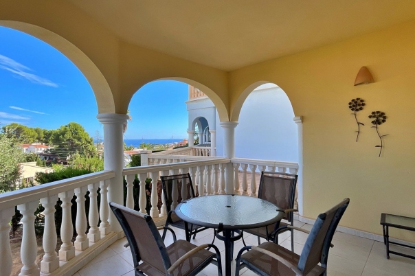 2 bed apartment in Benissa