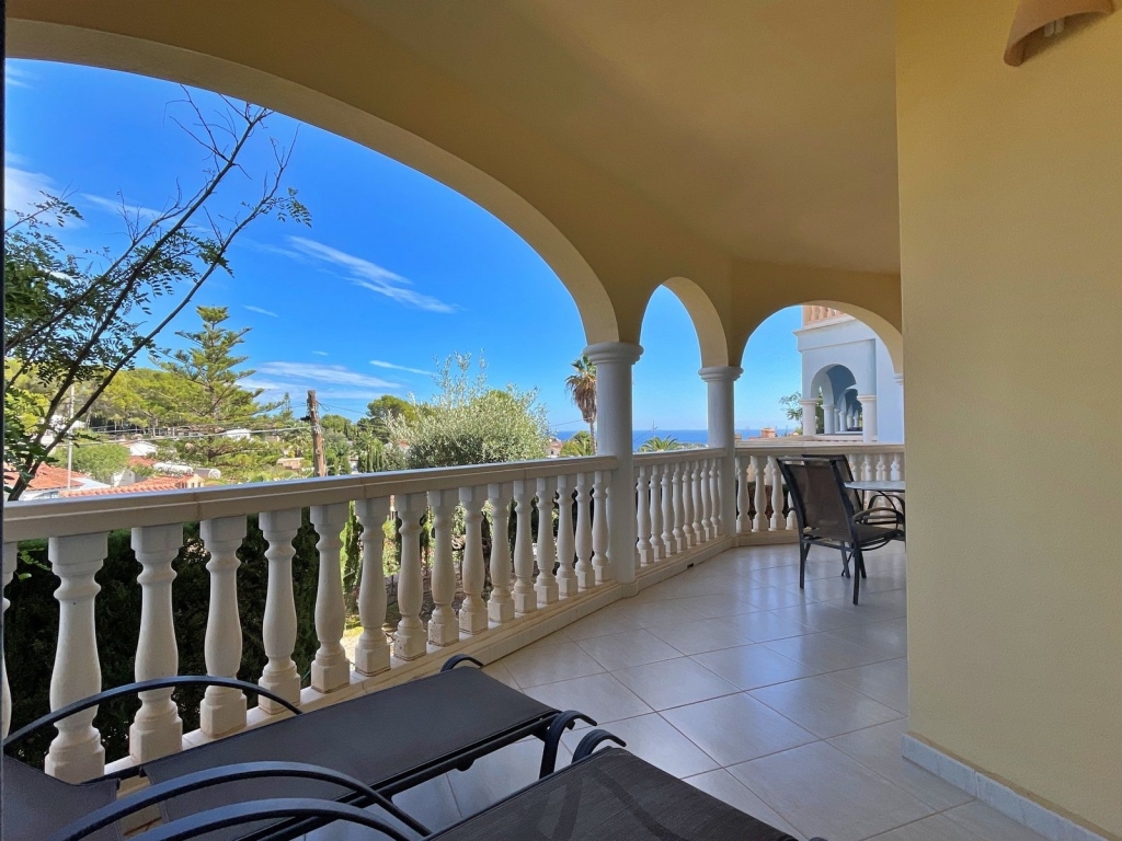 2 bed apartment in Benissa