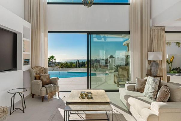 5 bed villas in Moraira