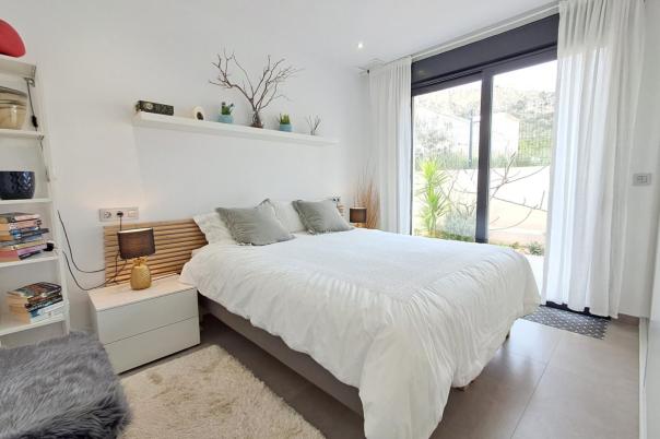 5 bed villa in Polop