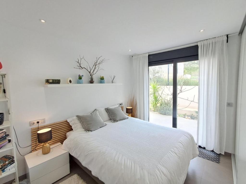 5 bed villa in Polop