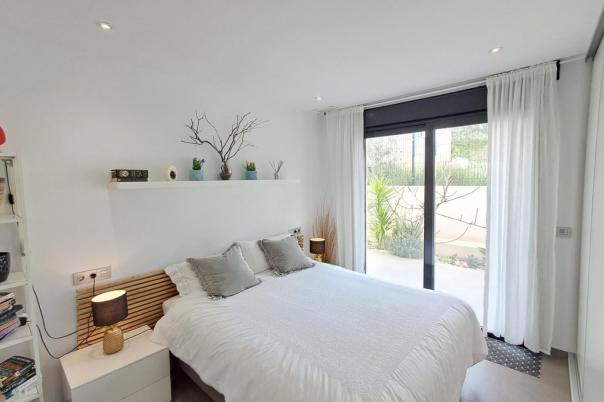 5 bed villa in Polop