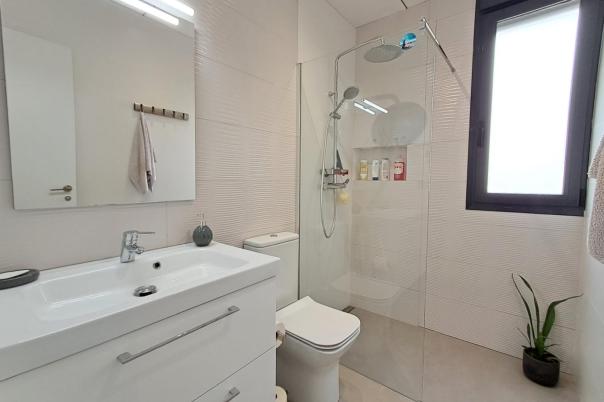 5 bed villa in Polop