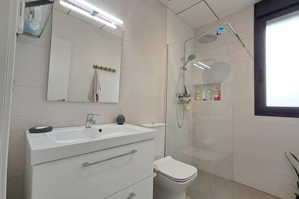 5 bed villa in Polop