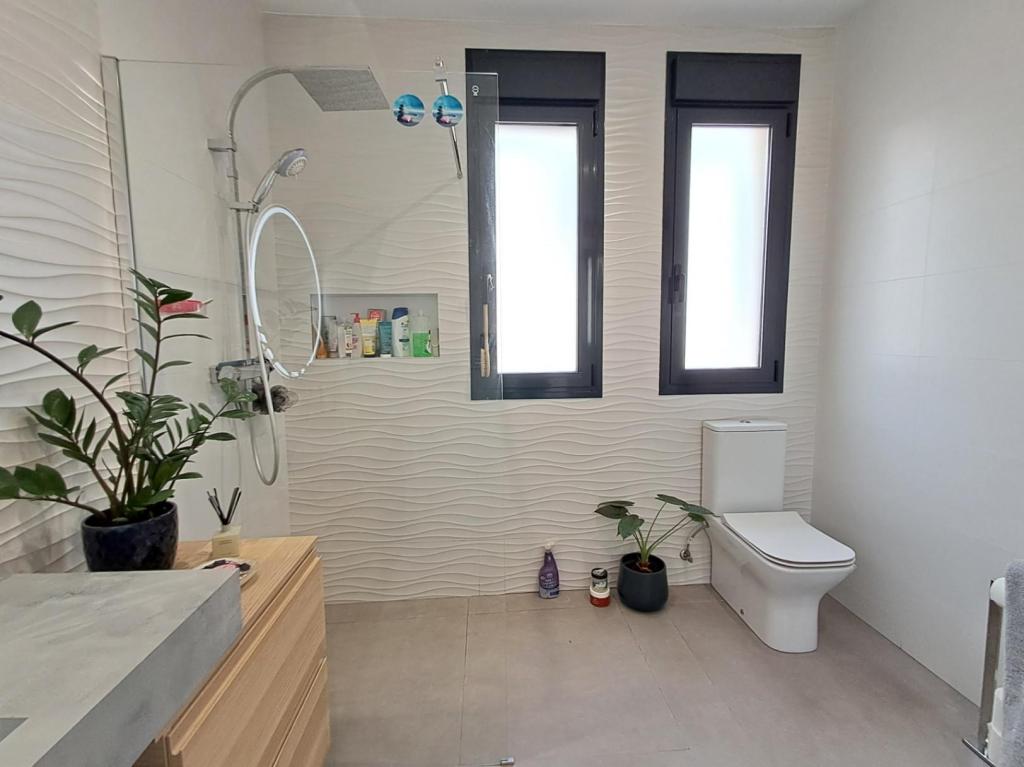 5 bed villa in Polop