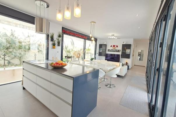 5 bed villa in Polop