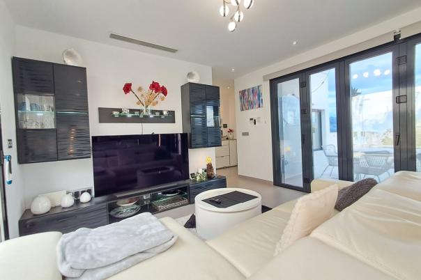 5 bed villa in Polop