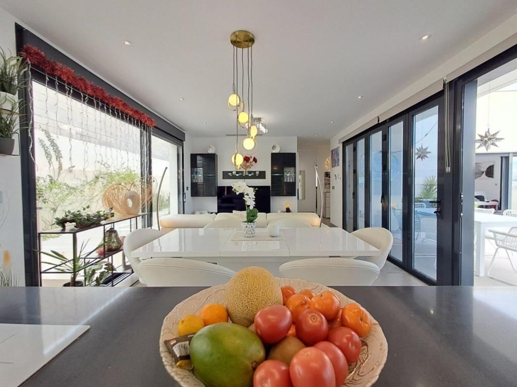 5 bed villa in Polop