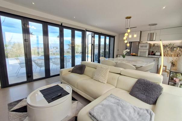 5 bed villa in Polop