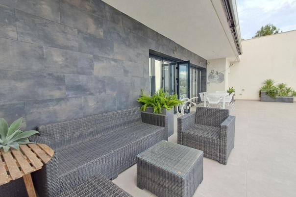 5 bed villa in Polop