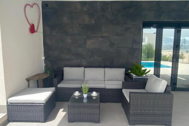 5 bed villa in Polop