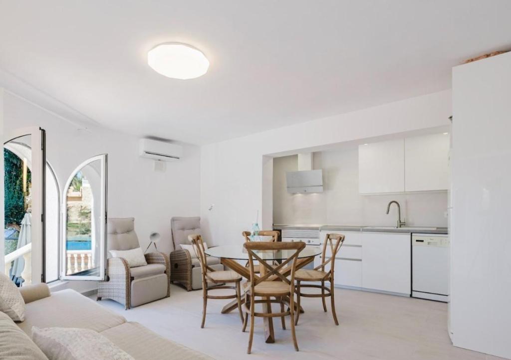 5 bed villas in Calpe / Calp