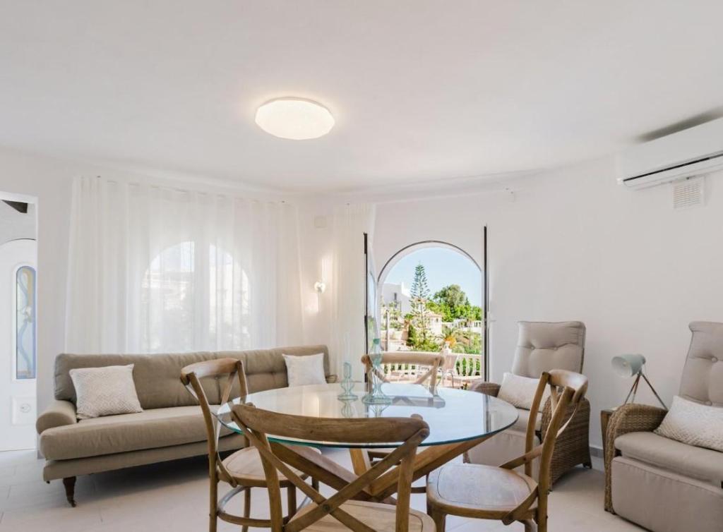 5 bed villas in Calpe / Calp