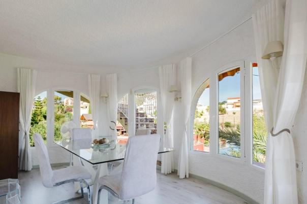 5 bed villas in Calpe / Calp