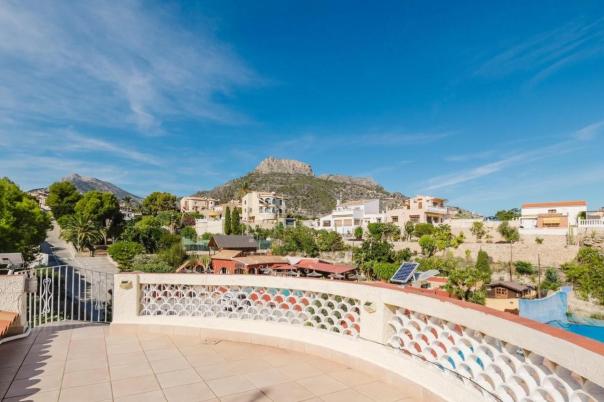 5 bed villas in Calpe / Calp