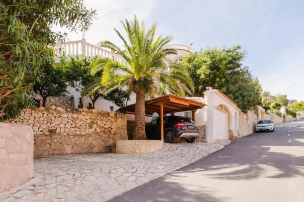 5 bed villas in Calpe / Calp