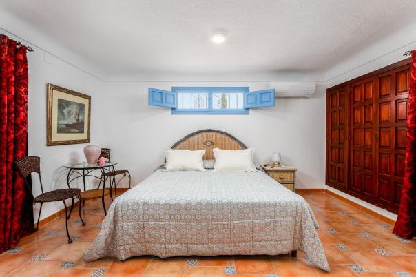 7 bed villa in Altea