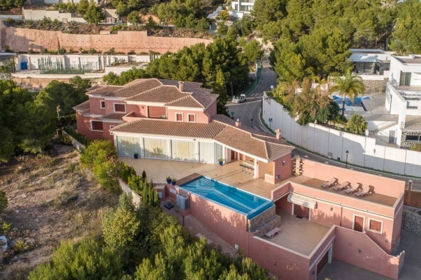 7 bed villa in Altea