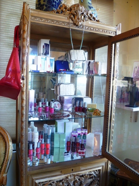 Refresh - Health & Beauty Salon