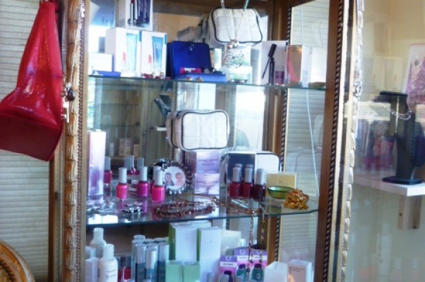 Refresh - Health & Beauty Salon