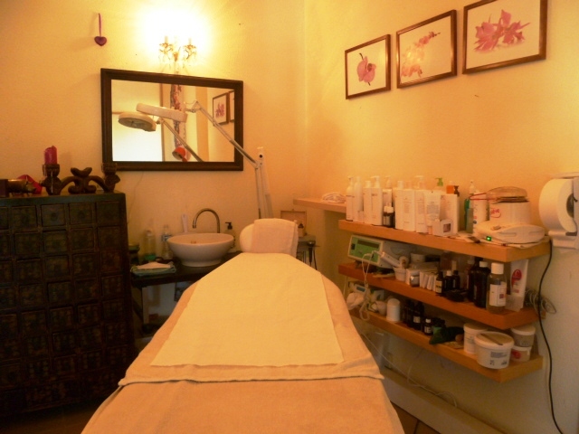 Refresh - Health & Beauty Salon