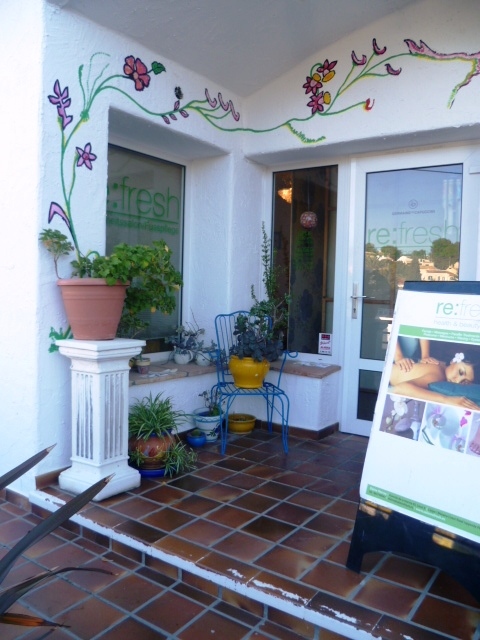 Refresh - Health & Beauty Salon