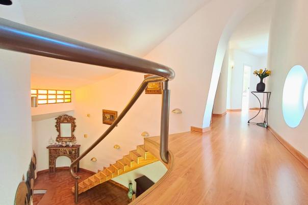 5 bed villa in Altea