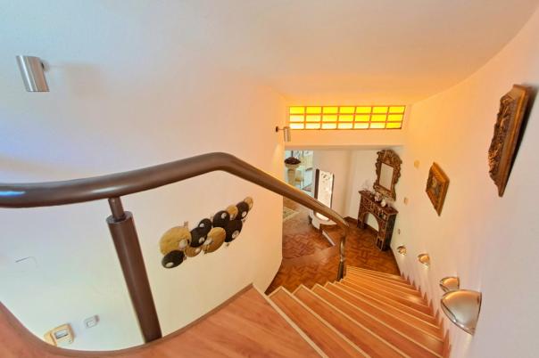 5 bed villa in Altea
