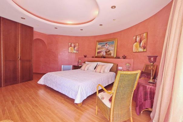 5 bed villa in Altea
