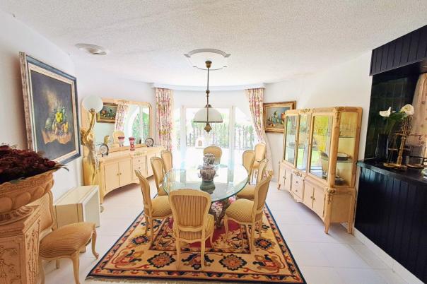 5 bed villa in Altea