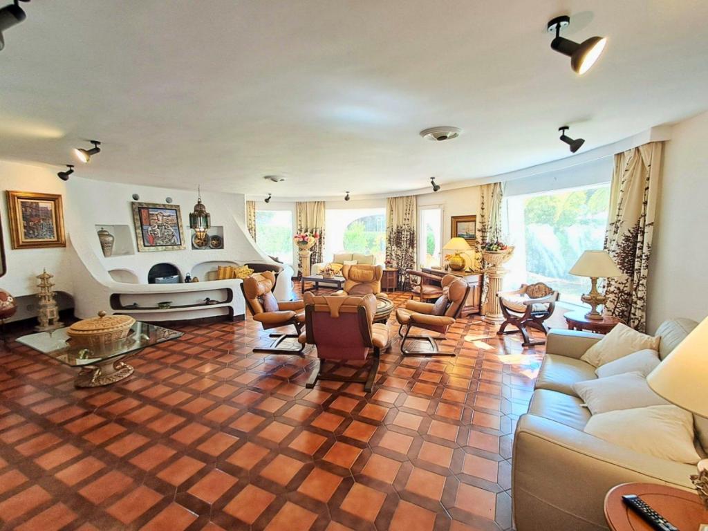5 bed villa in Altea