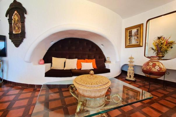 5 bed villa in Altea
